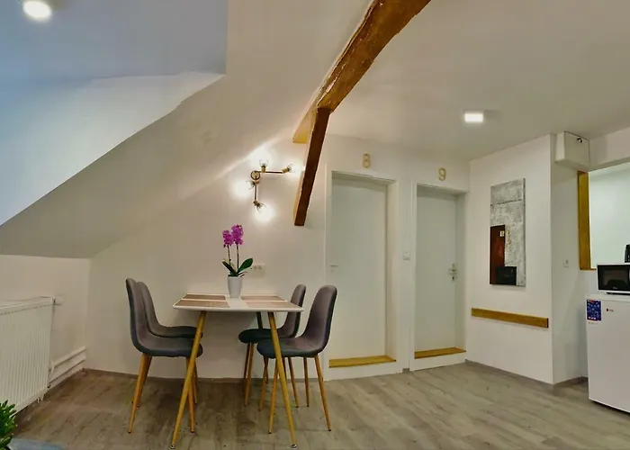 Lina Rooms Hostel
