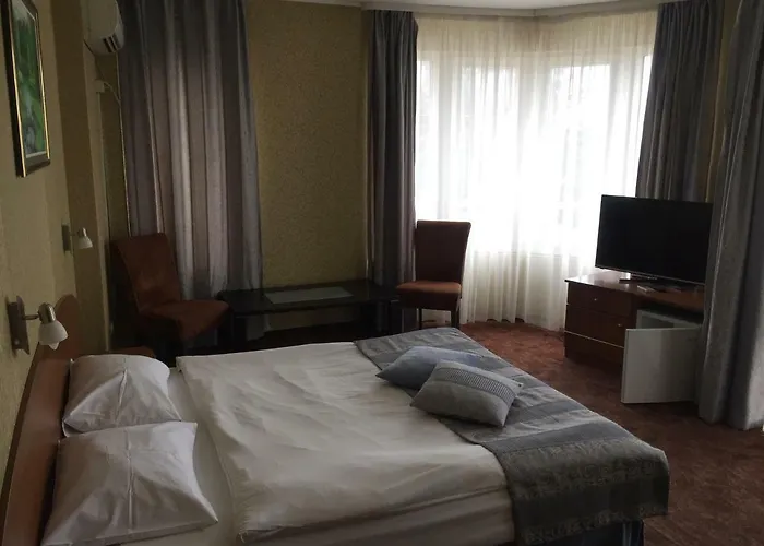 Family Hotel Lazuren Briag