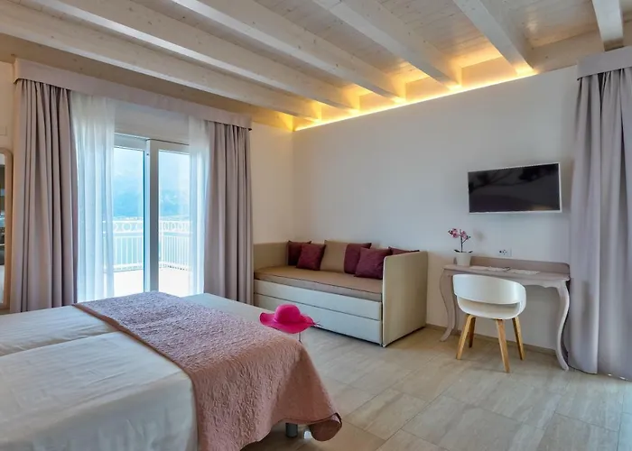 Hotel Riviera Panoramic Green Resort