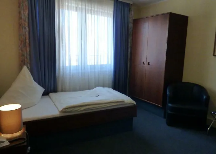 Central Hotel