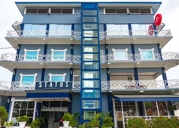 Status Hotel