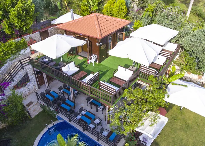 Alya Hotel Goecek