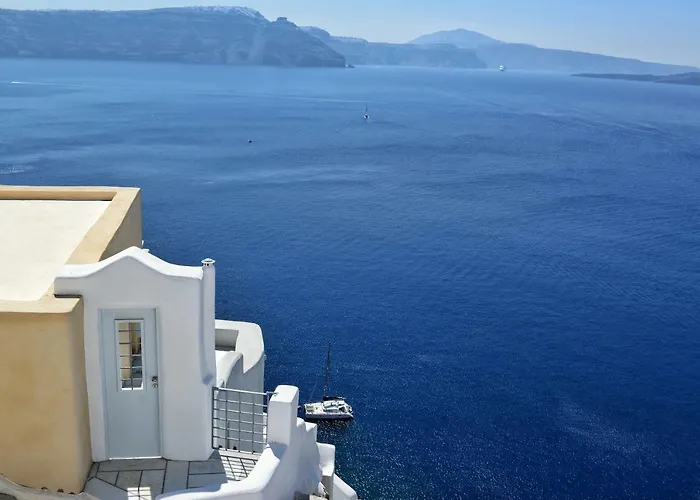 Oia Suites