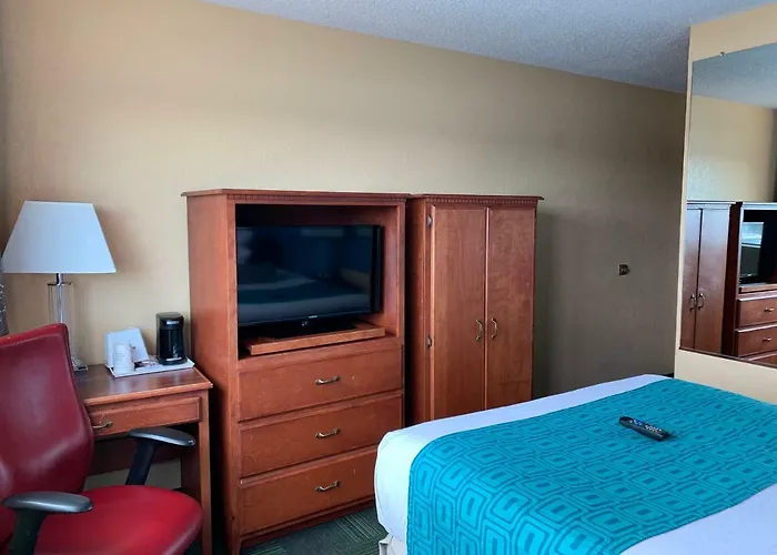 Howard Johnson By Wyndham Denver West