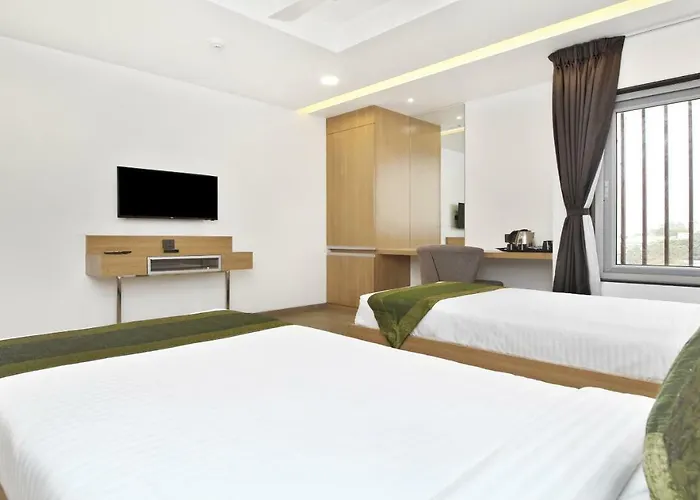 Treebo City Inn, Satara