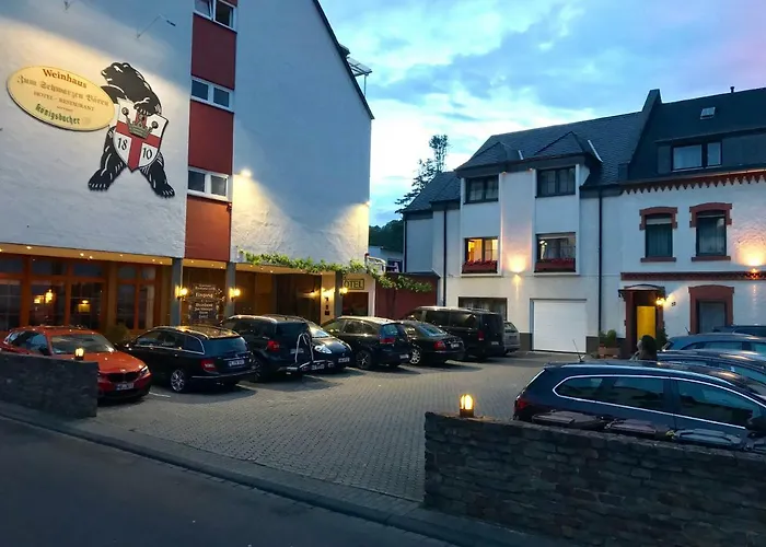 Hotel & Weinhaus Zum Schwarzen Baeren