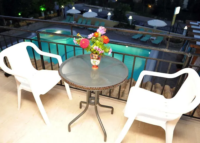 Makis Louvlis Apartments