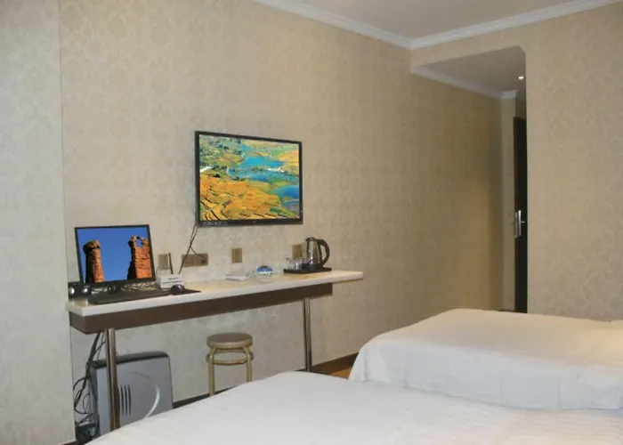 Zhangye Liangmao Hotel
