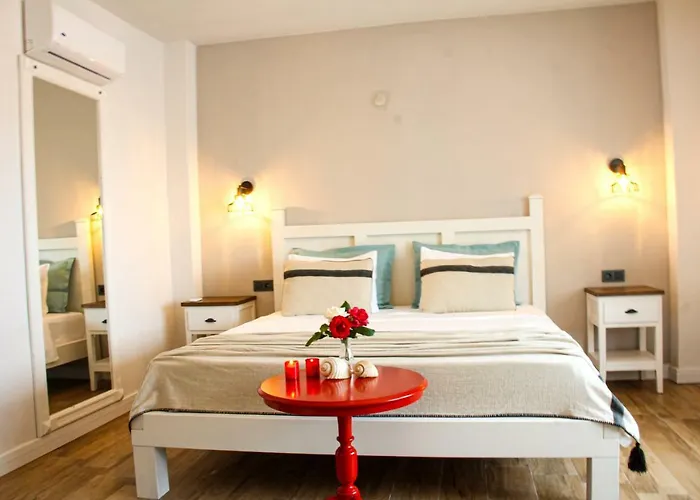Bi Salkim Bozcaada Otel