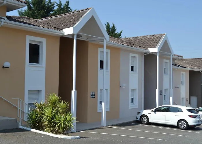 Hôtel Formules Club 2