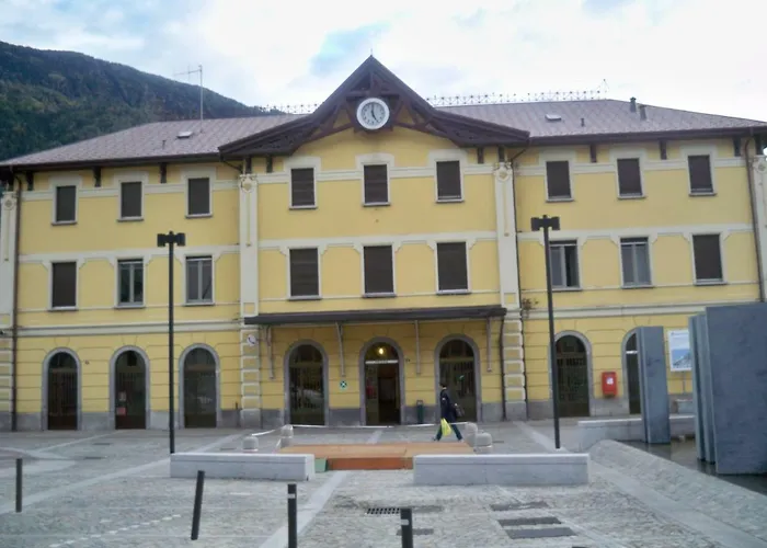 Hotel Bed & Rooms , Corte Rossa -1 Min Walk To Bernina Express