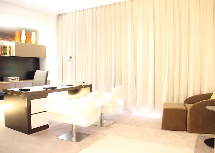 Wyndham Garden Yuhuan Downtown