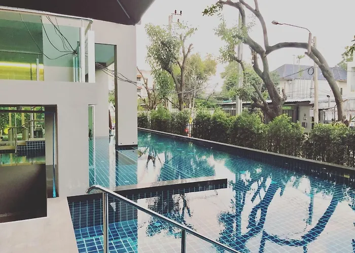 The Lux Ladprao 10