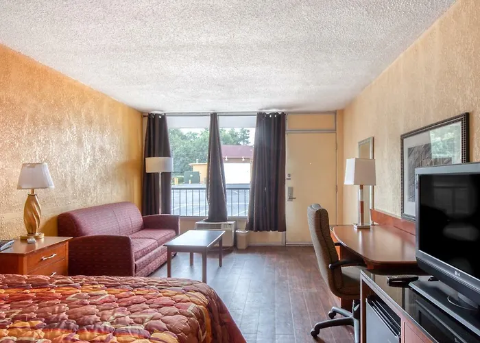 Budgetel Inn & Suites