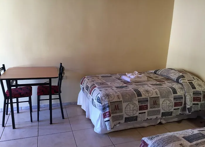 La Tribu Del Indio, Desayuno Incluido