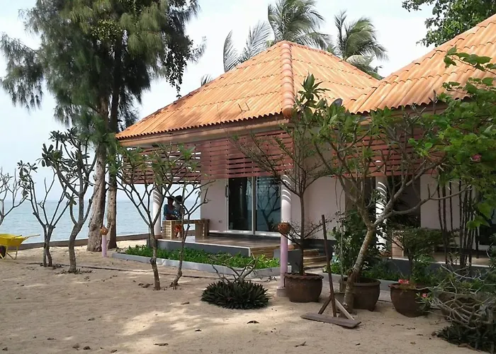 Maenam Villa Hotel