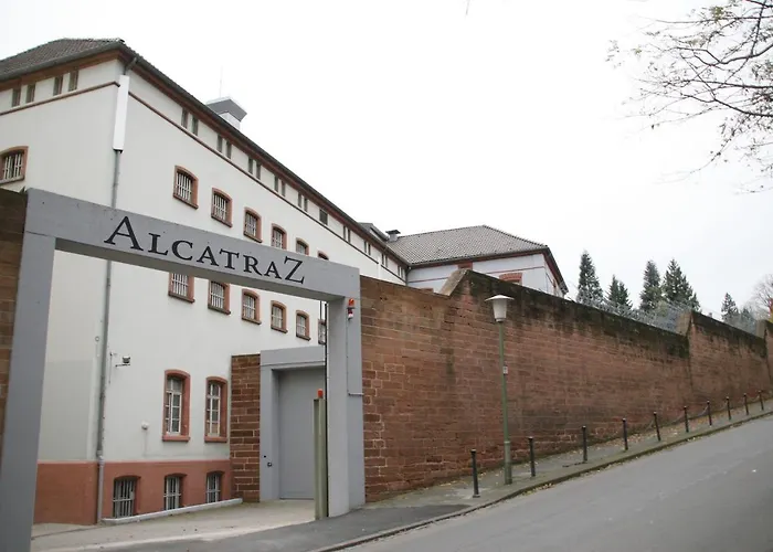 Alcatraz Hotel Am Japanischen Garten