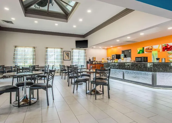 Quality Suites Lake Charles Downtown