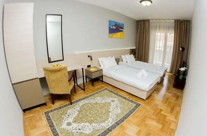 Magnolia Apartments