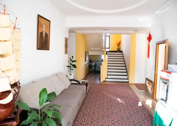 Sad Dolgoletiya Hotel