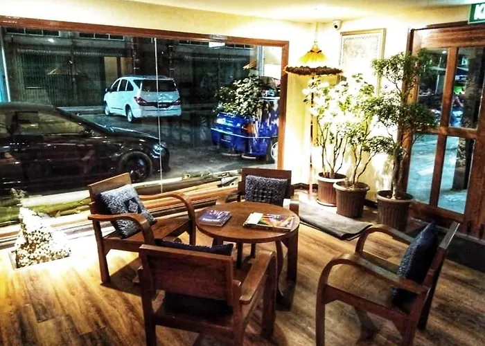 Anggun Lodge