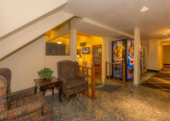 Howard Johnson By Wyndham Oklahoma City Okc Airport, Near Fairgrounds, I40