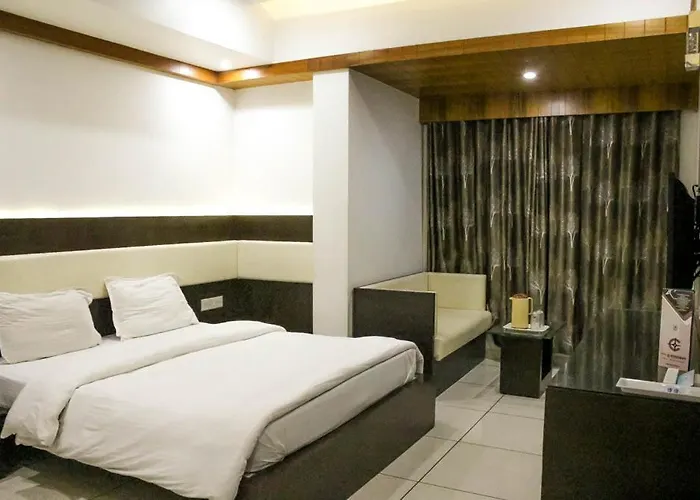 Hotel Apex Inn