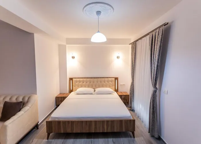 City Hotel