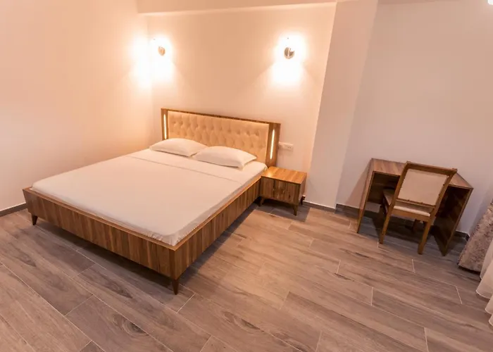 City Hotel