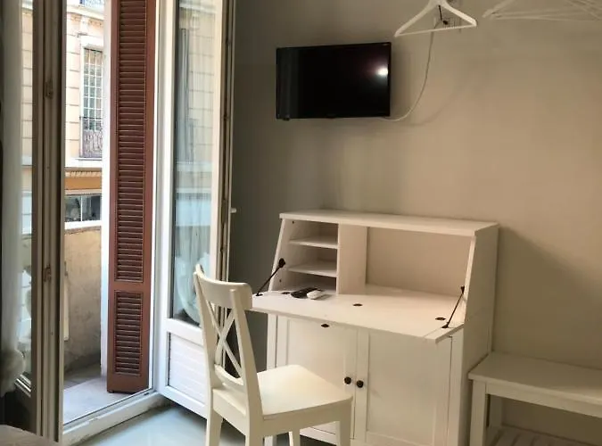 Azur Hotel