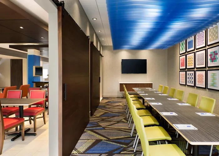 Holiday Inn Express & Suites - Savannah N - Port Wentworth By Ihg
