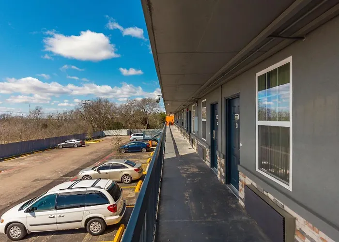 Motel 6-Temple, Tx
