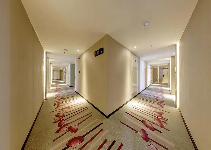Lavande Hotel Chengdu Dafeng Shixi Park Subway Station